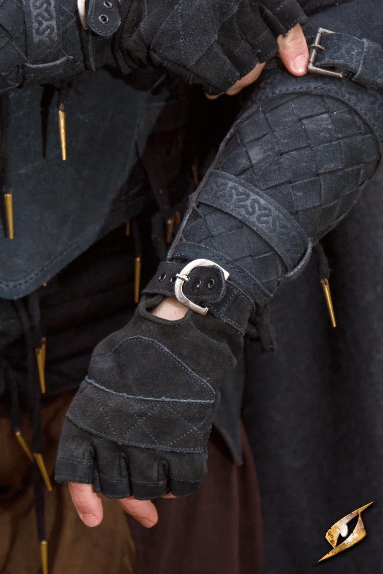 Ranger Bracers - Suede (2)